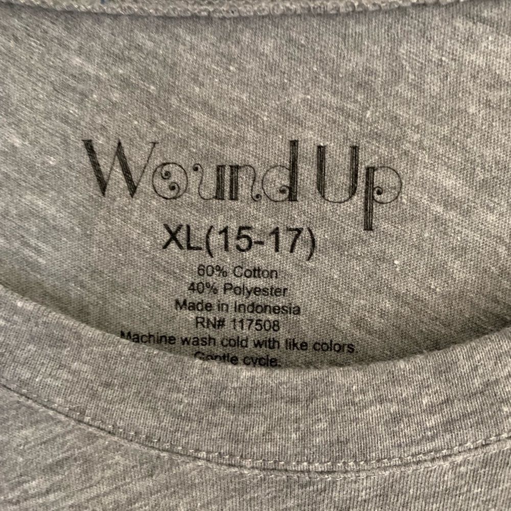 𝅺tee shirt - Picture 2 of 3